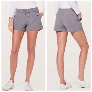 Lululemon On The Fly Short Woven 2.5” Size 12
